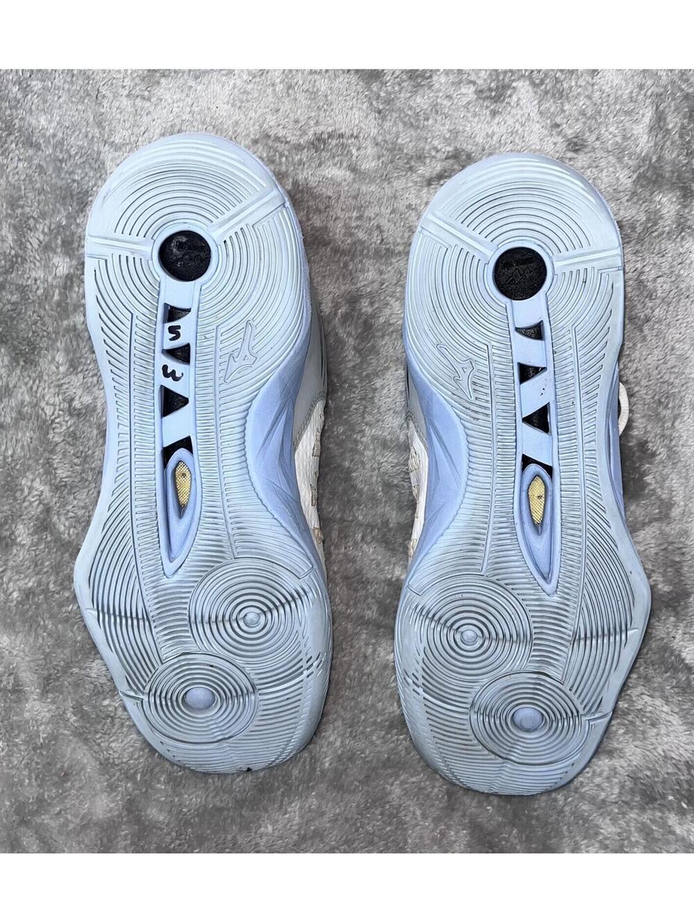 Mizuno White Light Blue Athletic Sneakers with Black Logo - Picture 9 of 9